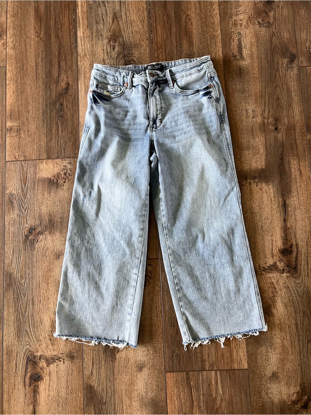 Judy Blue Tummy Control Cropped Wide-Leg Jeans Light Raw Hem Size 13/31